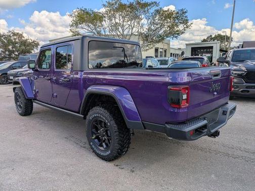 2026 Jeep Gladiator Sport