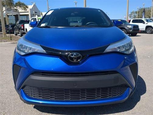 2022 Toyota C-HR XLE