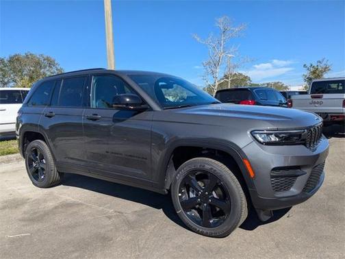 2025 Jeep Grand Cherokee Laredo