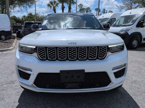 Bright White Clearcoat 2024 Jeep Grand Cherokee Summit