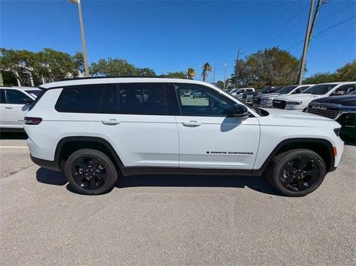 2025 Jeep Grand Cherokee L Laredo