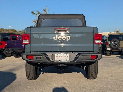 2026 Jeep Gladiator Sport