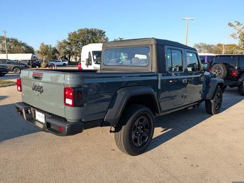 2026 Jeep Gladiator Sport