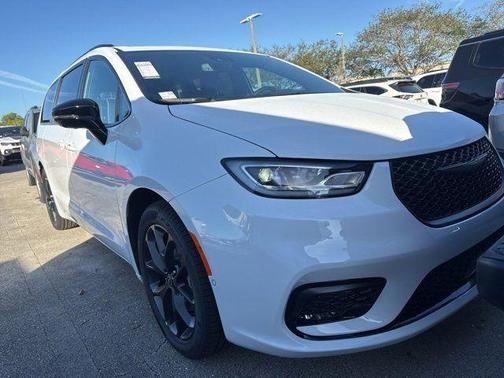 2026 Chrysler Pacifica Limited