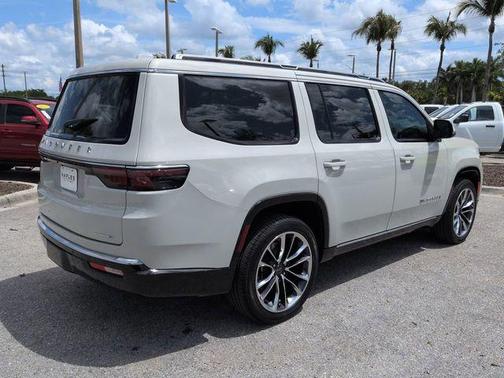 Luxury White Pearlcoat 2022 Jeep Wagoneer Series III