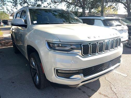 Luxury White Pearlcoat 2022 Jeep Wagoneer Series III