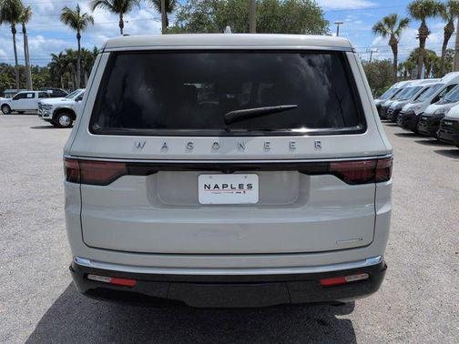 Luxury White Pearlcoat 2022 Jeep Wagoneer Series III