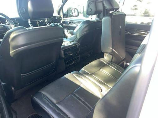 Luxury White Pearlcoat 2022 Jeep Wagoneer Series III