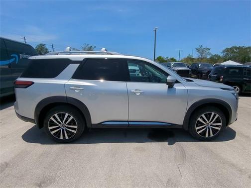 2024 Nissan Pathfinder Platinum