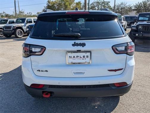 2025 Jeep Compass Trailhawk