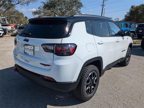 2025 Jeep Compass Trailhawk