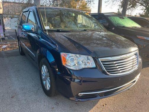 2015 Chrysler Town & Country Limited Platinum