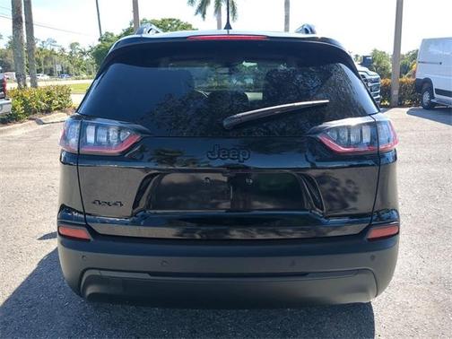 2023 Jeep Cherokee Altitude Lux