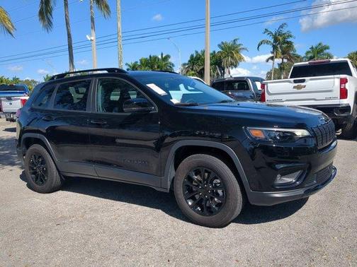 2023 Jeep Cherokee Altitude Lux