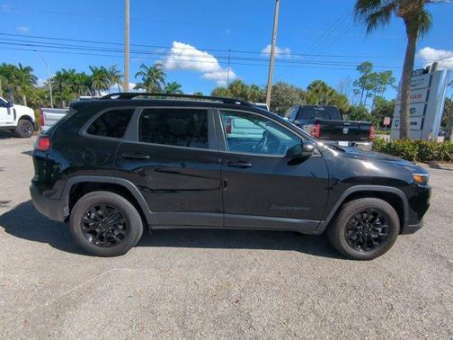 2023 Jeep Cherokee Altitude Lux