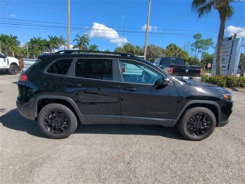 2023 Jeep Cherokee Altitude Lux