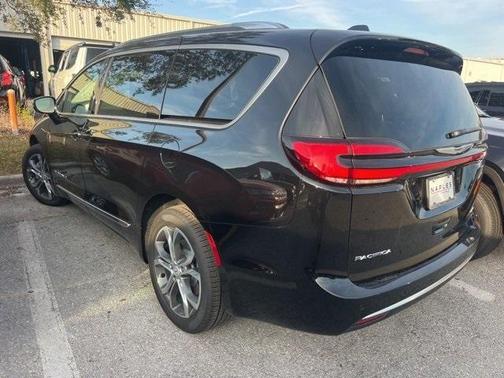 2026 Chrysler Pacifica Pinnacle