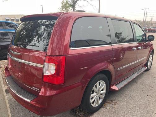 2015 Chrysler Town & Country Limited Platinum