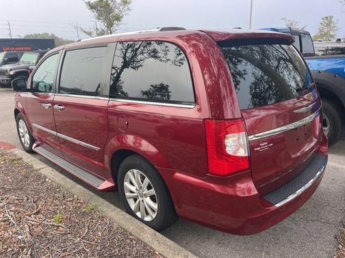 2015 Chrysler Town & Country Limited Platinum