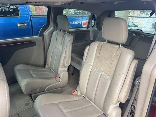 2015 Chrysler Town & Country Limited Platinum