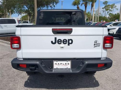 2022 Jeep Gladiator Sport