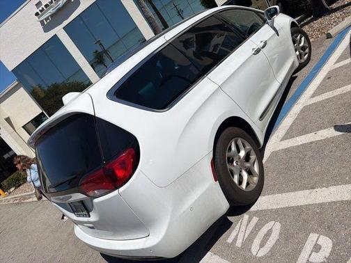 2018 Chrysler Pacifica Touring-L Plus