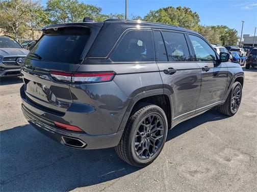 2025 Jeep Grand Cherokee Summit