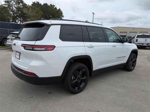 2025 Jeep Grand Cherokee L Laredo