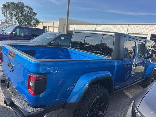 2026 Jeep Gladiator Sport