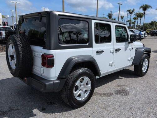 Bright White Clearcoat 2018 Jeep Wrangler Unlimited Sport