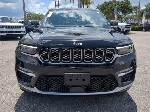 2023 Jeep Grand Cherokee Summit