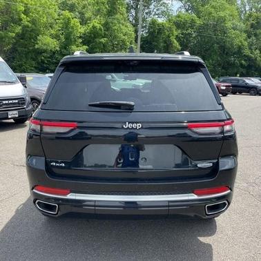 2023 Jeep Grand Cherokee Summit