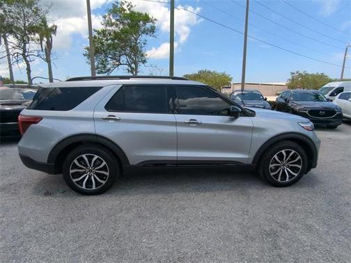2022 Ford Explorer ST-Line