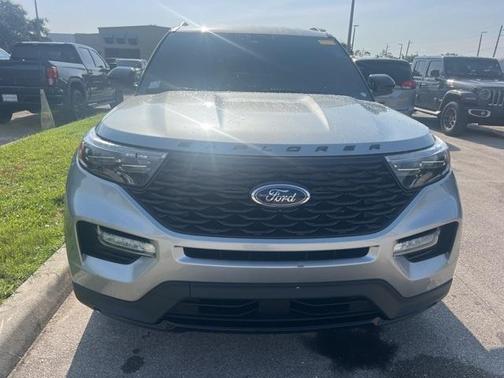 2022 Ford Explorer ST-Line