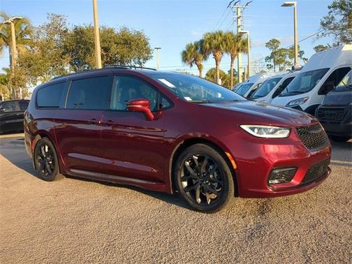 2021 Chrysler Pacifica Touring-L