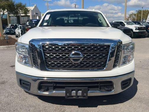 2017 Nissan Titan SV