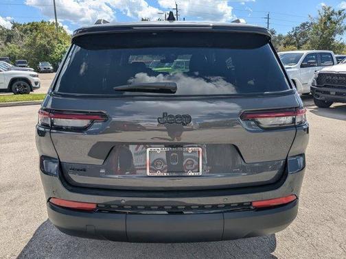 2025 Jeep Grand Cherokee L Laredo