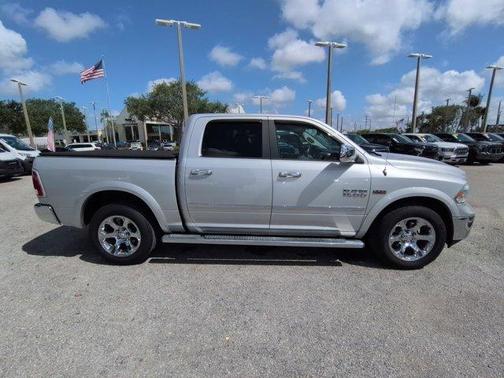 Bright Silver Clearcoat Metallic 2017 RAM 1500 Laramie