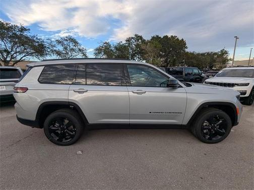 2025 Jeep Grand Cherokee L Laredo