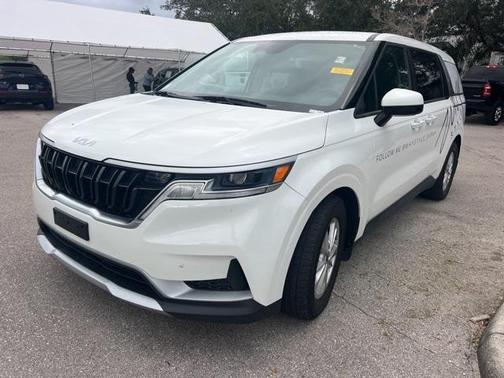 2022 Kia Carnival LX