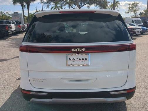 2024 Kia Carnival EX