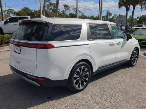 2024 Kia Carnival EX