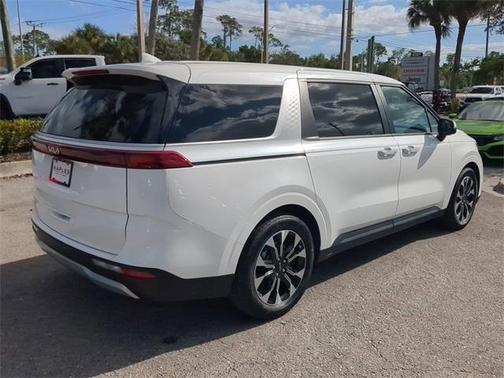 2024 Kia Carnival EX