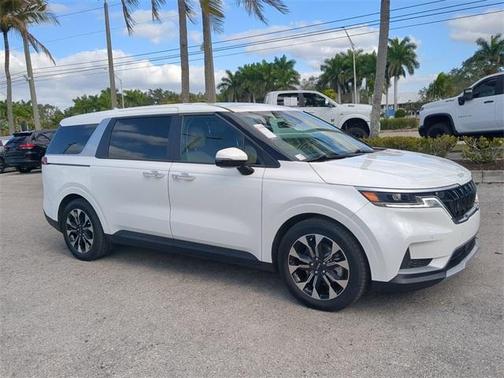 2024 Kia Carnival EX