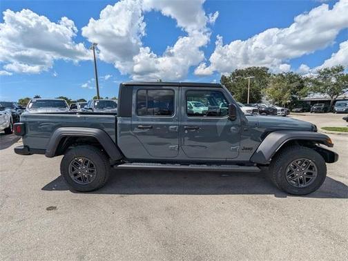 2025 Jeep Gladiator Sport