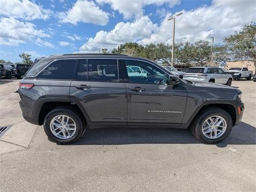 2025 Jeep Grand Cherokee Laredo X