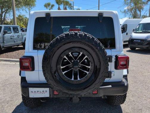 Bright White Clearcoat 2024 Jeep Wrangler Rubicon