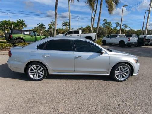 2017 Volkswagen Passat 1.8T SEL Premium
