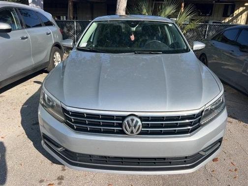 2017 Volkswagen Passat 1.8T SEL Premium