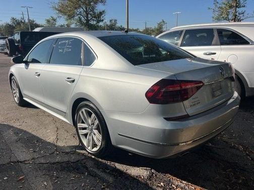 2017 Volkswagen Passat 1.8T SEL Premium
